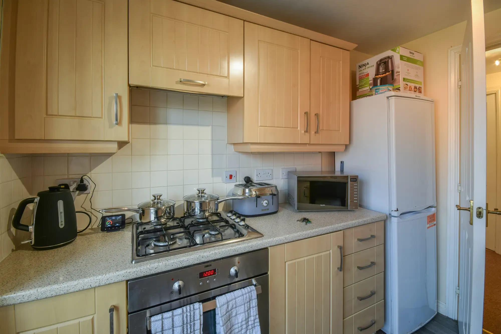 property photo 6 of 17
