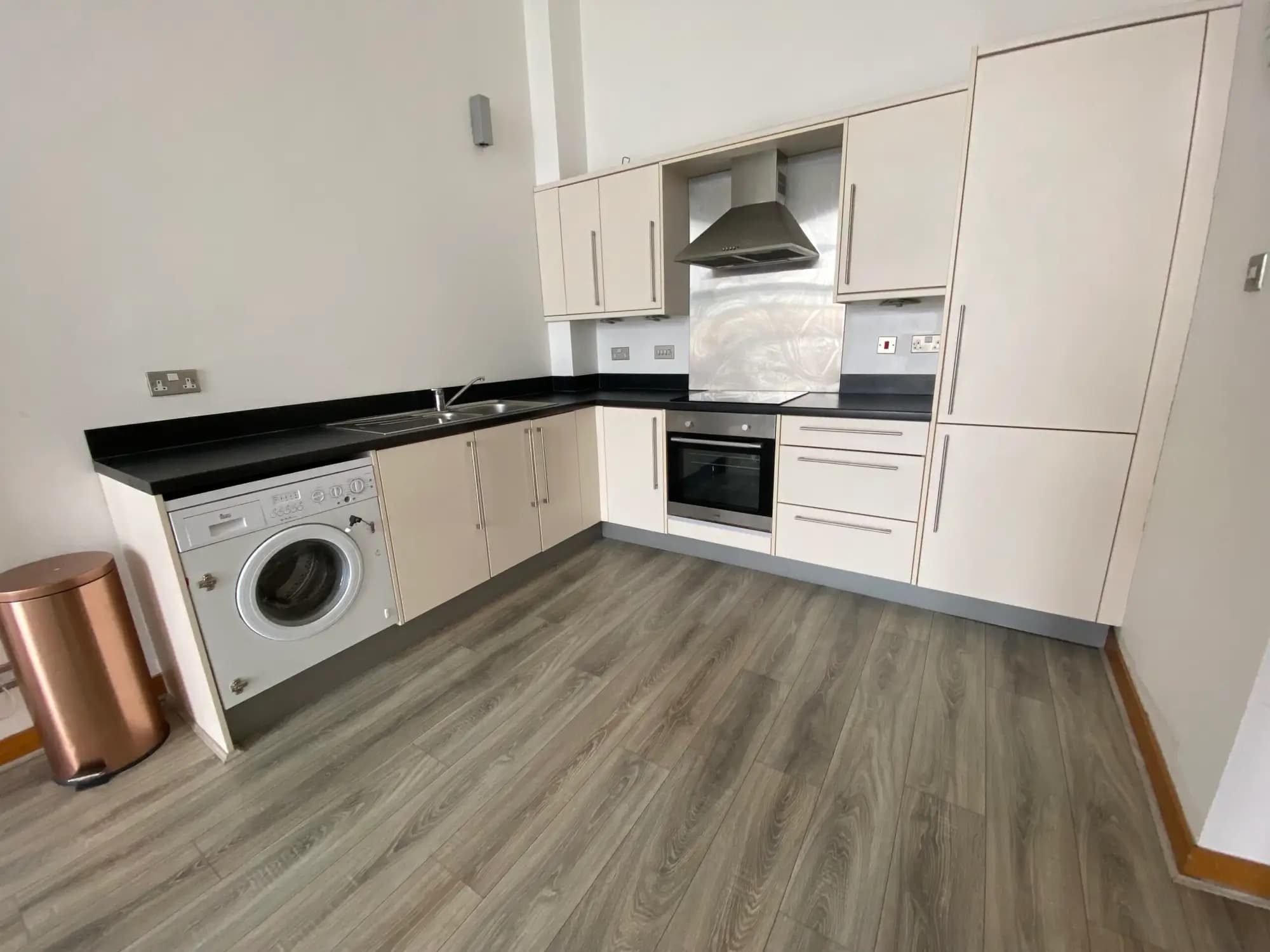 property photo 6 of 21