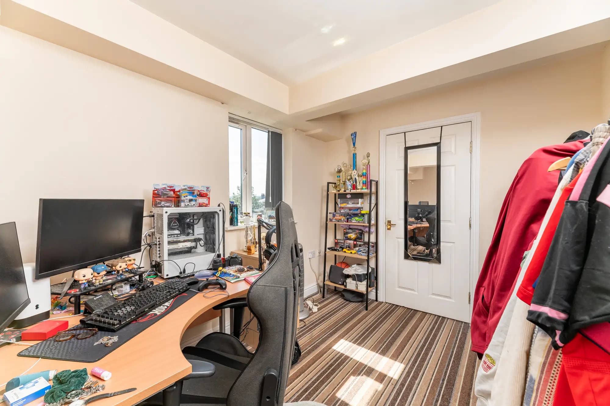 property photo 16 of 28