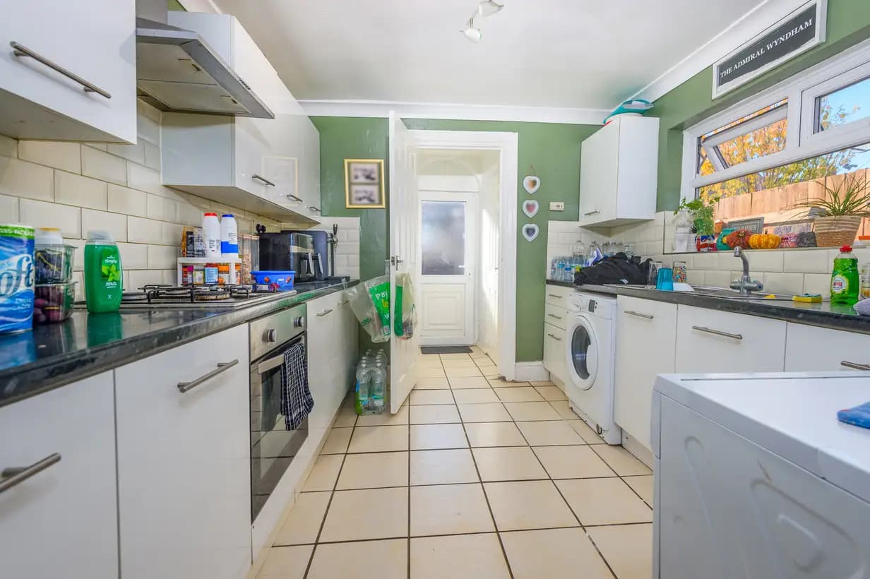 property photo 4 of 25