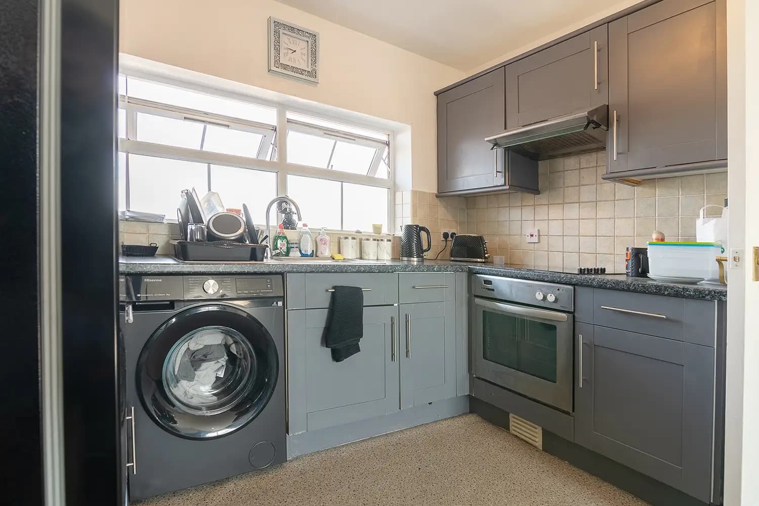 property photo 5 of 18