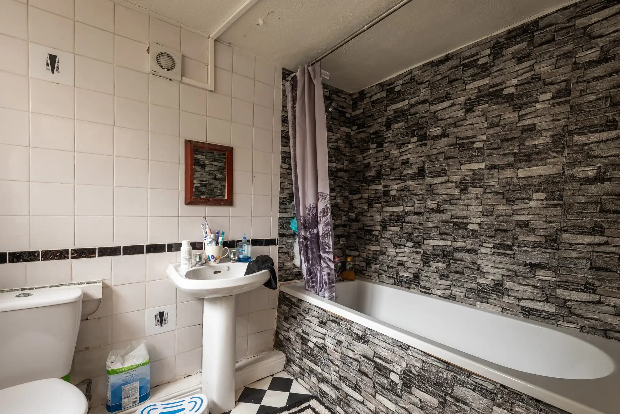 property photo 12 of 28