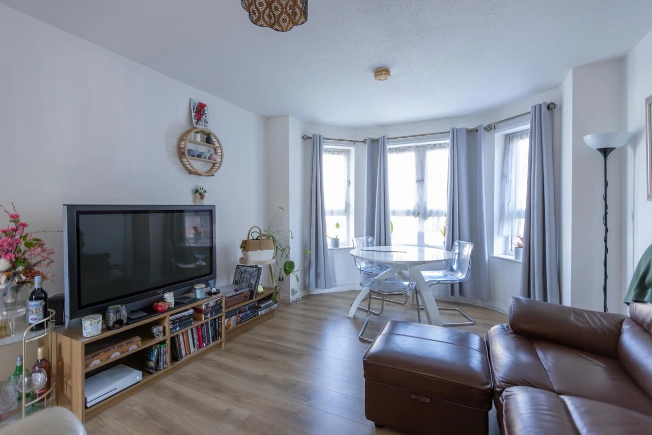 property photo 3 of 19