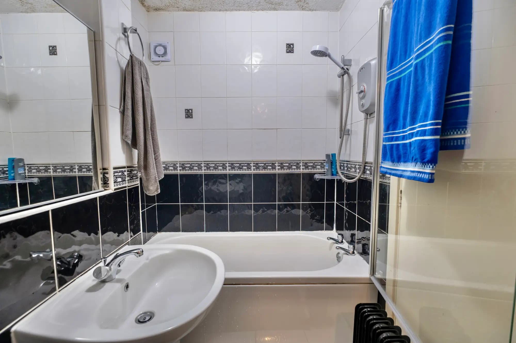 property photo 11 of 22