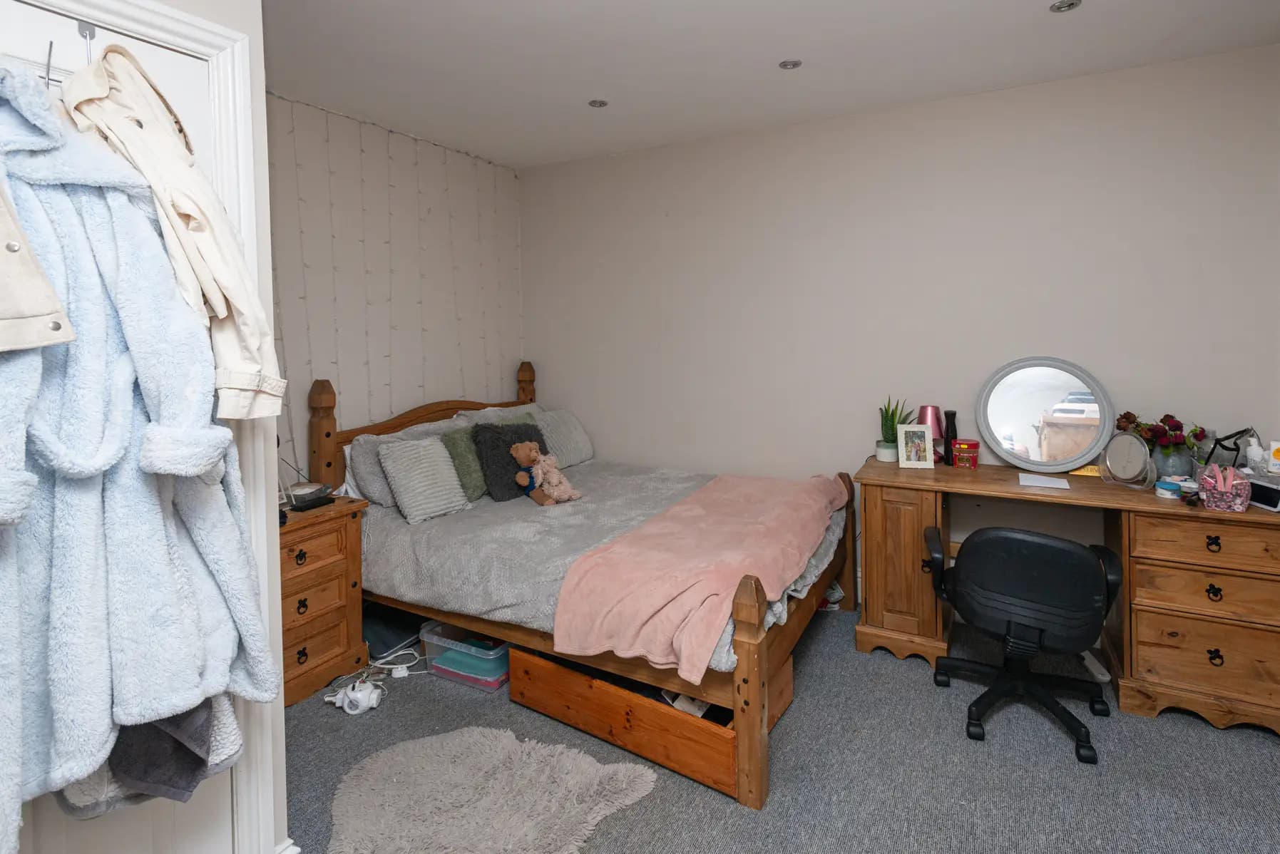 property photo 20 of 29