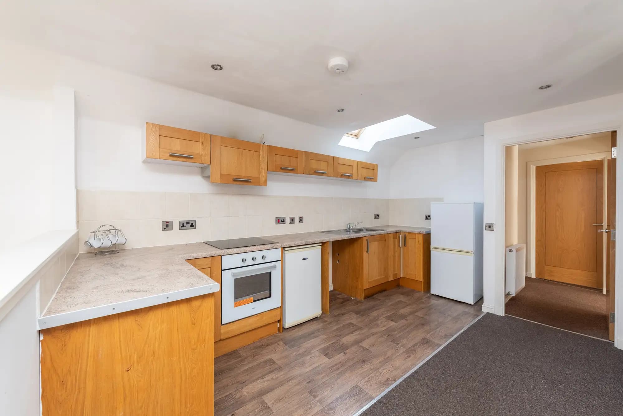 property photo 5 of 16