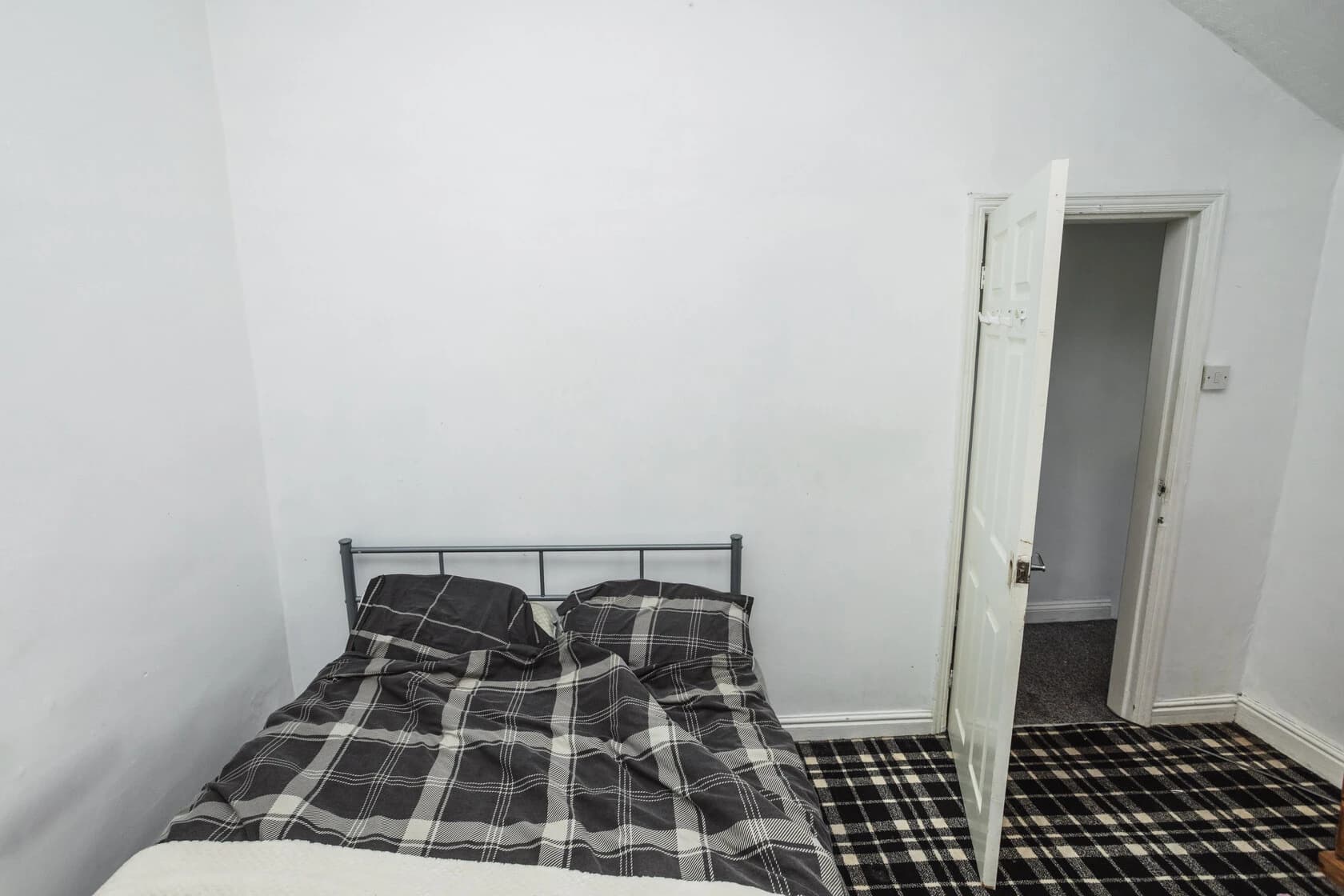 property photo 14 of 18