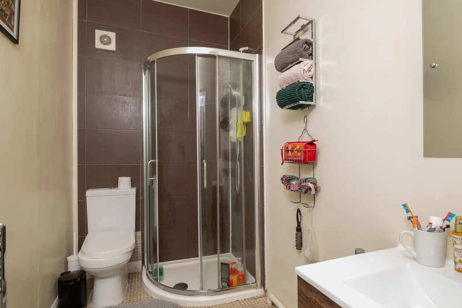 property photo 9 of 14