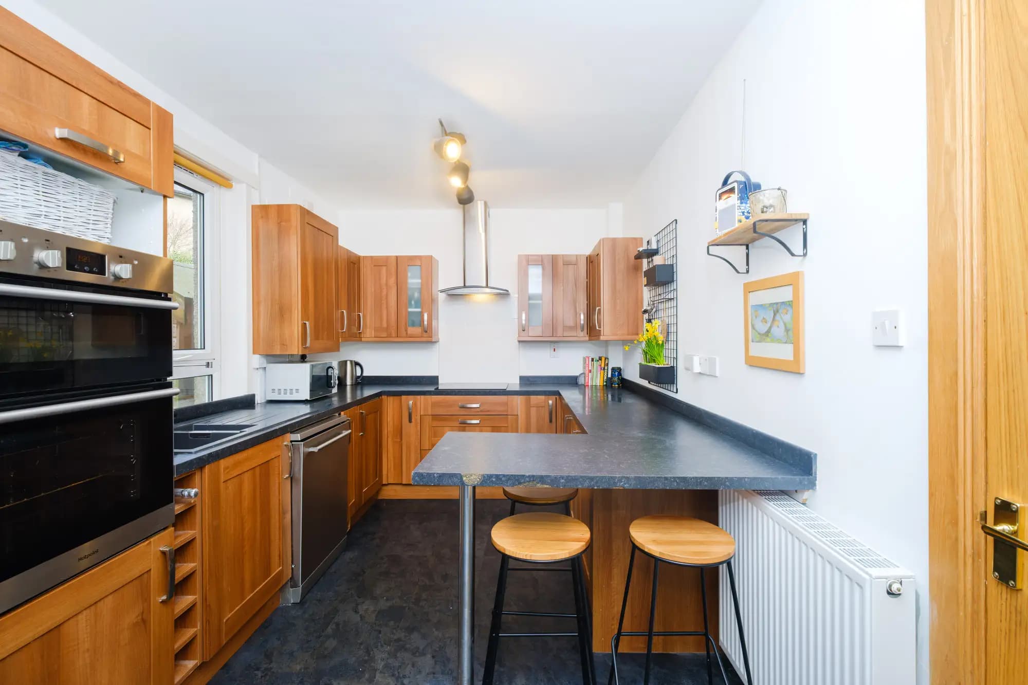 property photo 6 of 29