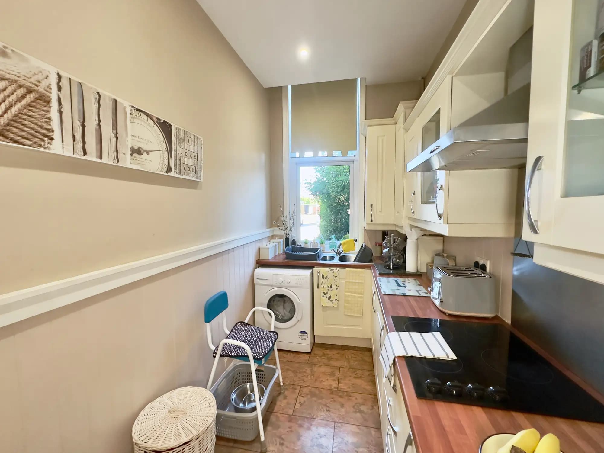 property photo 7 of 18