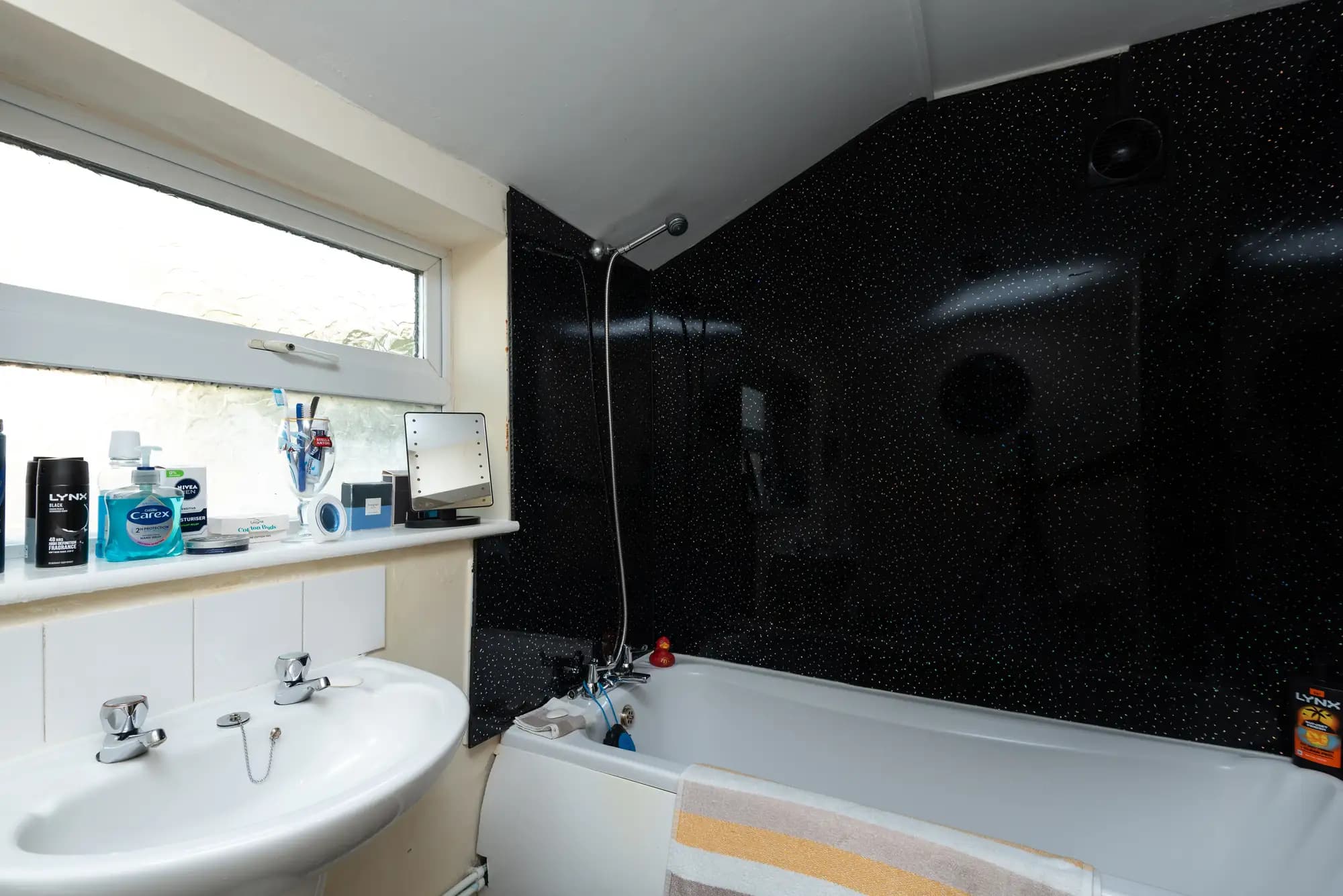 property photo 12 of 25