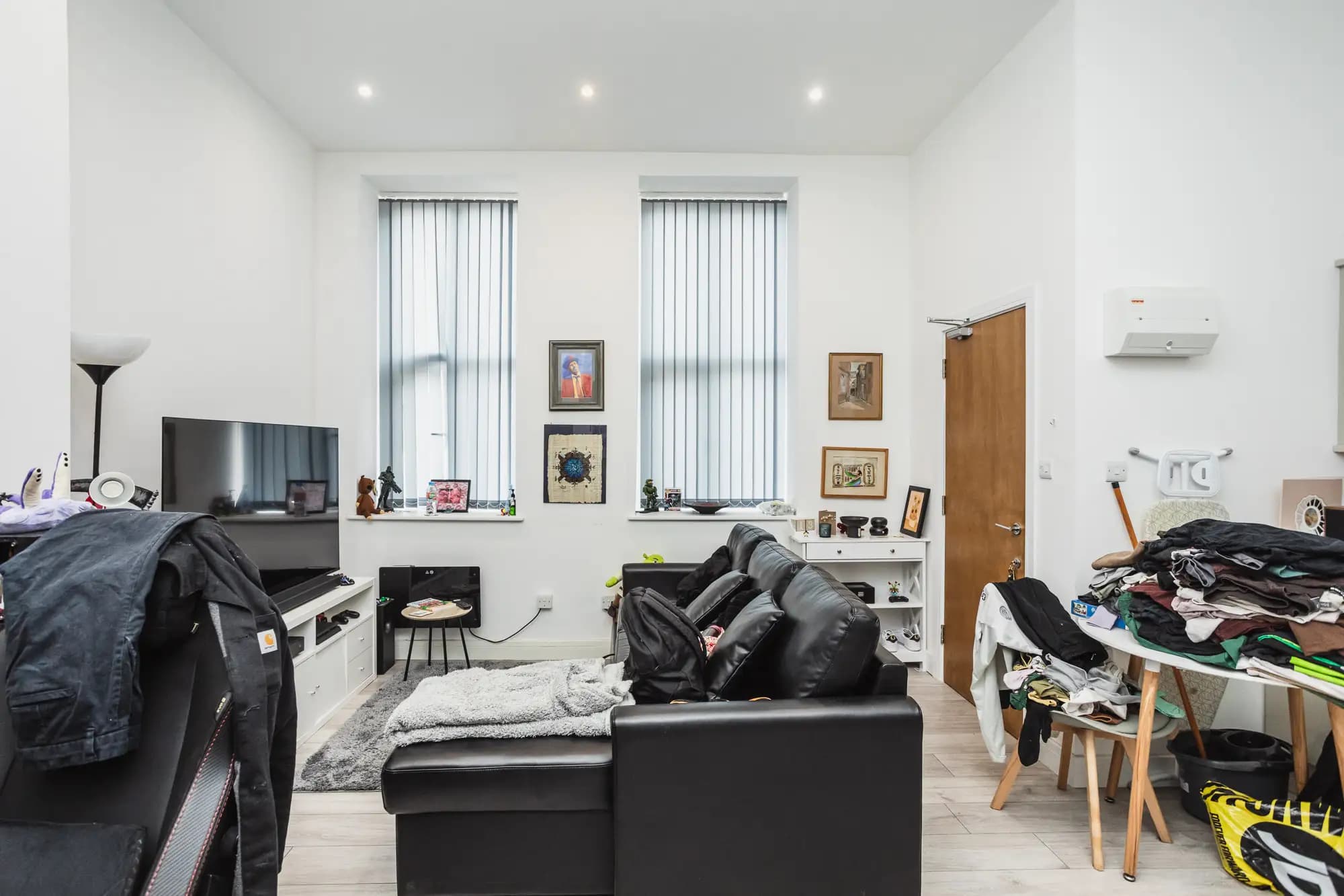 property photo 5 of 31