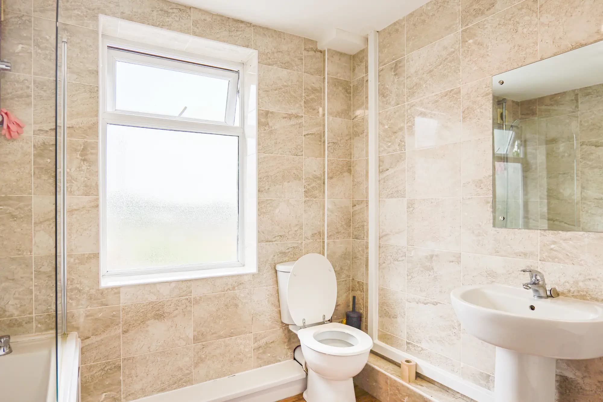 property photo 6 of 15
