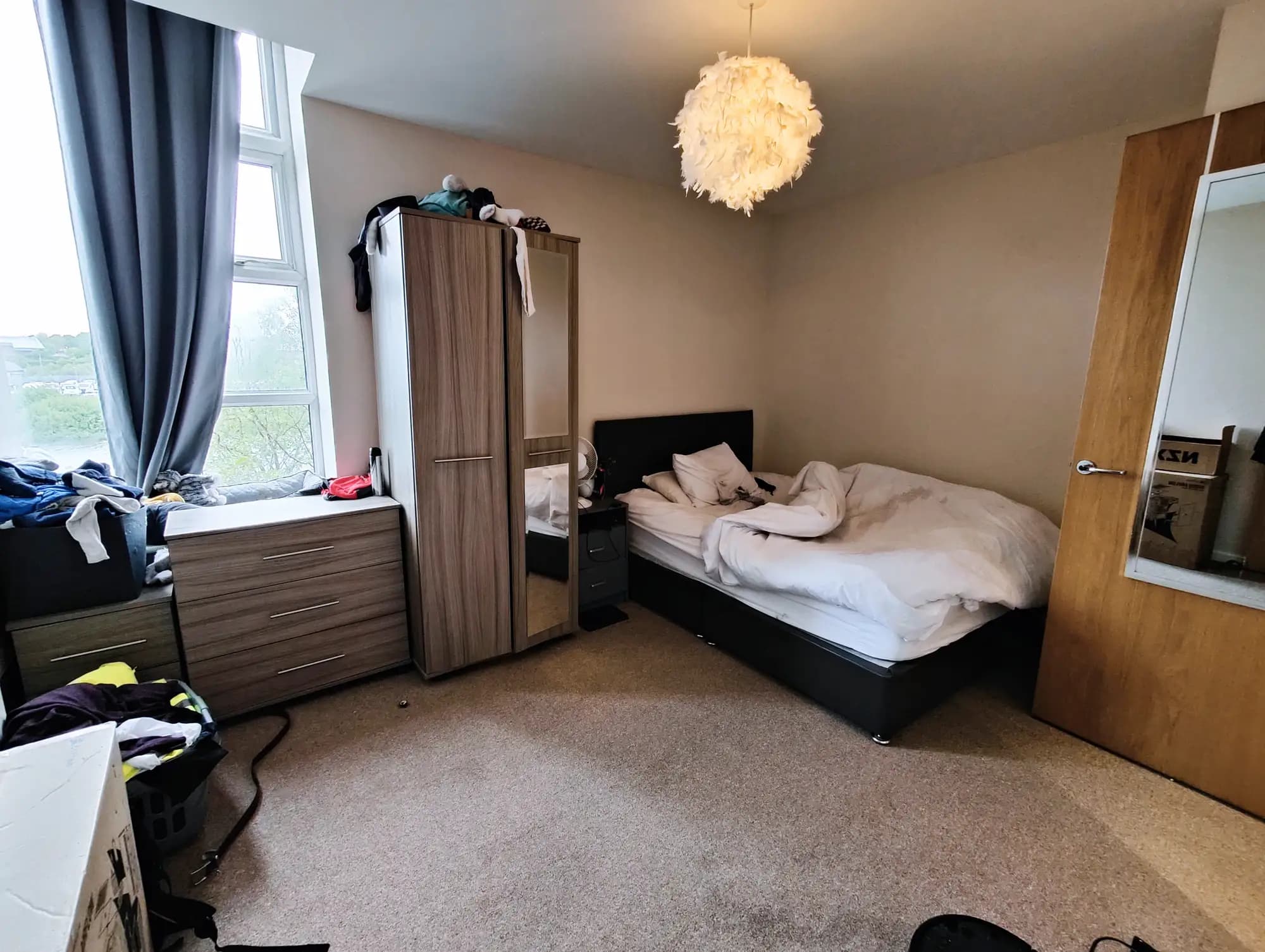 property photo 8 of 16