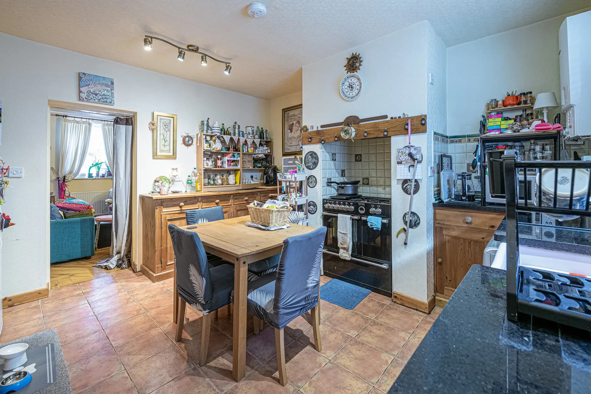 property photo 7 of 25