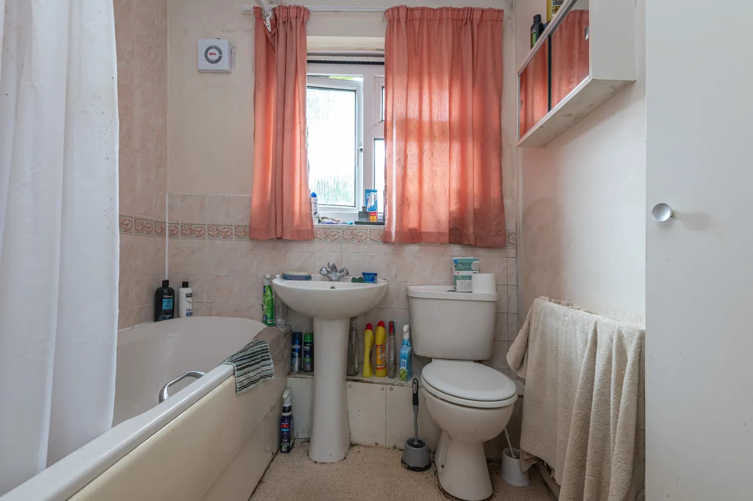 property photo 6 of 15