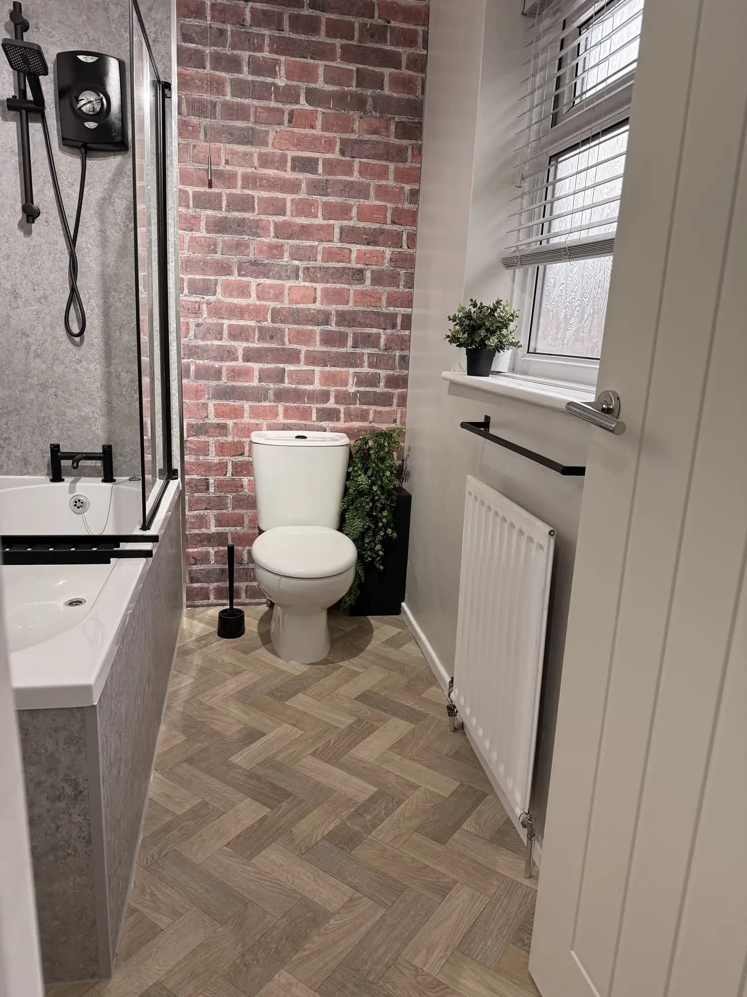 property photo 9 of 21