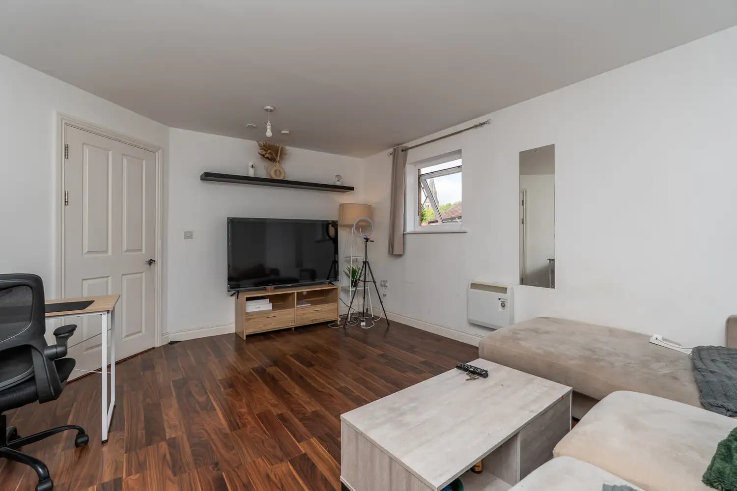 property photo 4 of 18