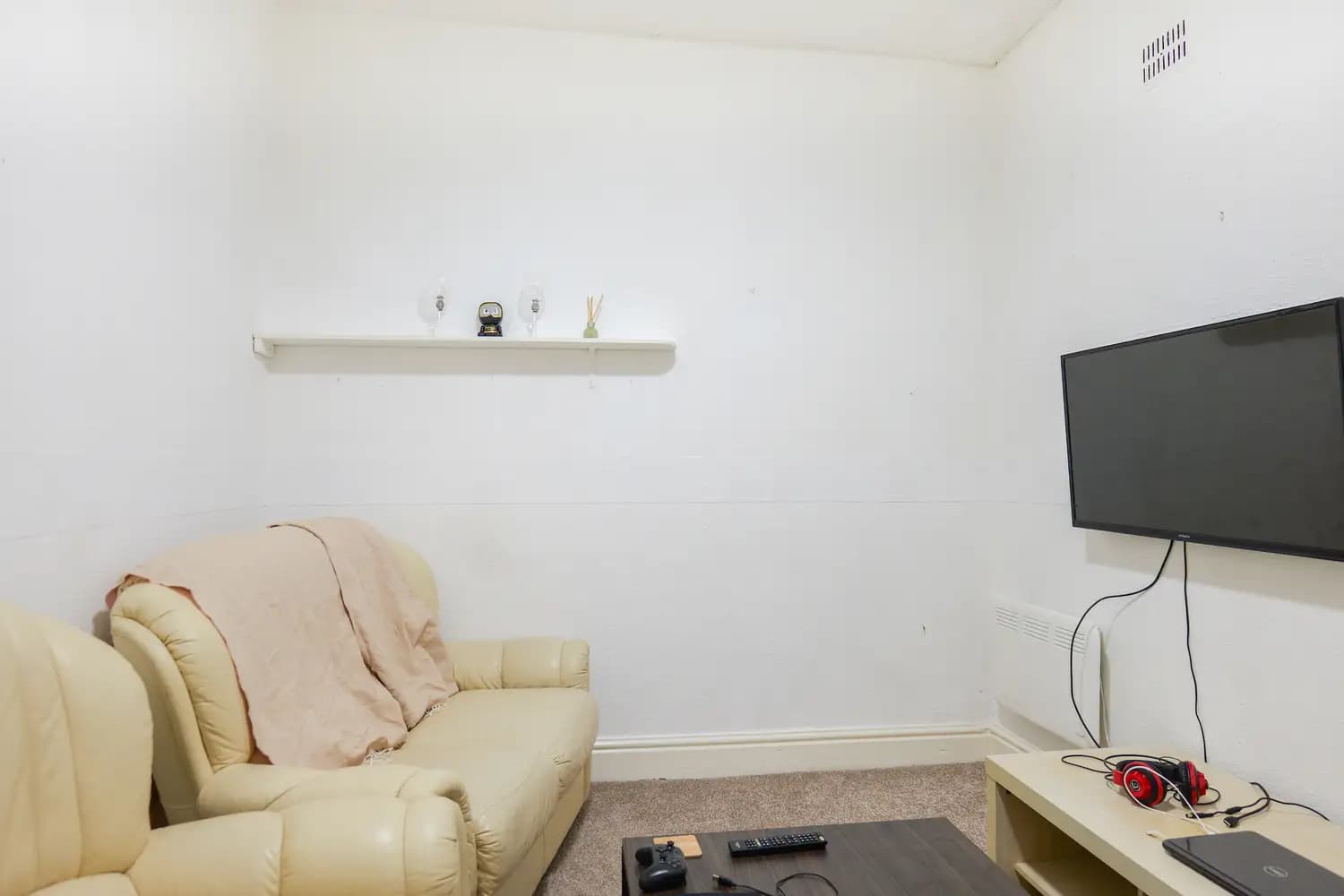 property photo 3 of 30