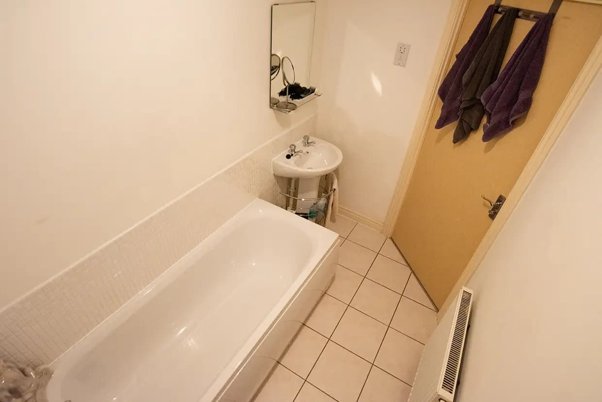 property photo 8 of 20