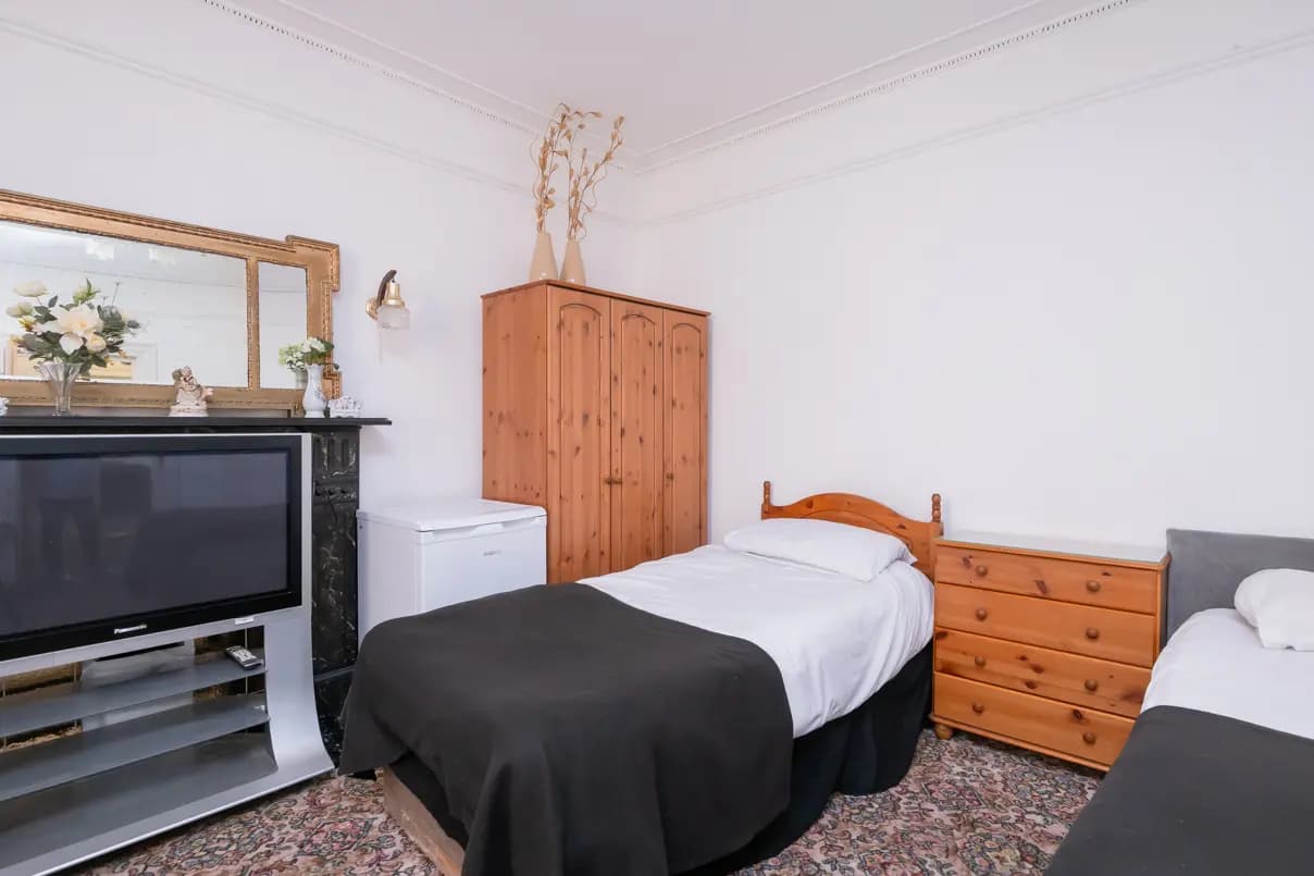 property photo 23 of 39