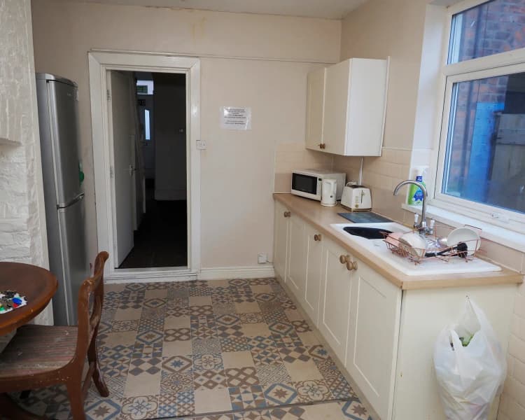 property photo 5 of 19
