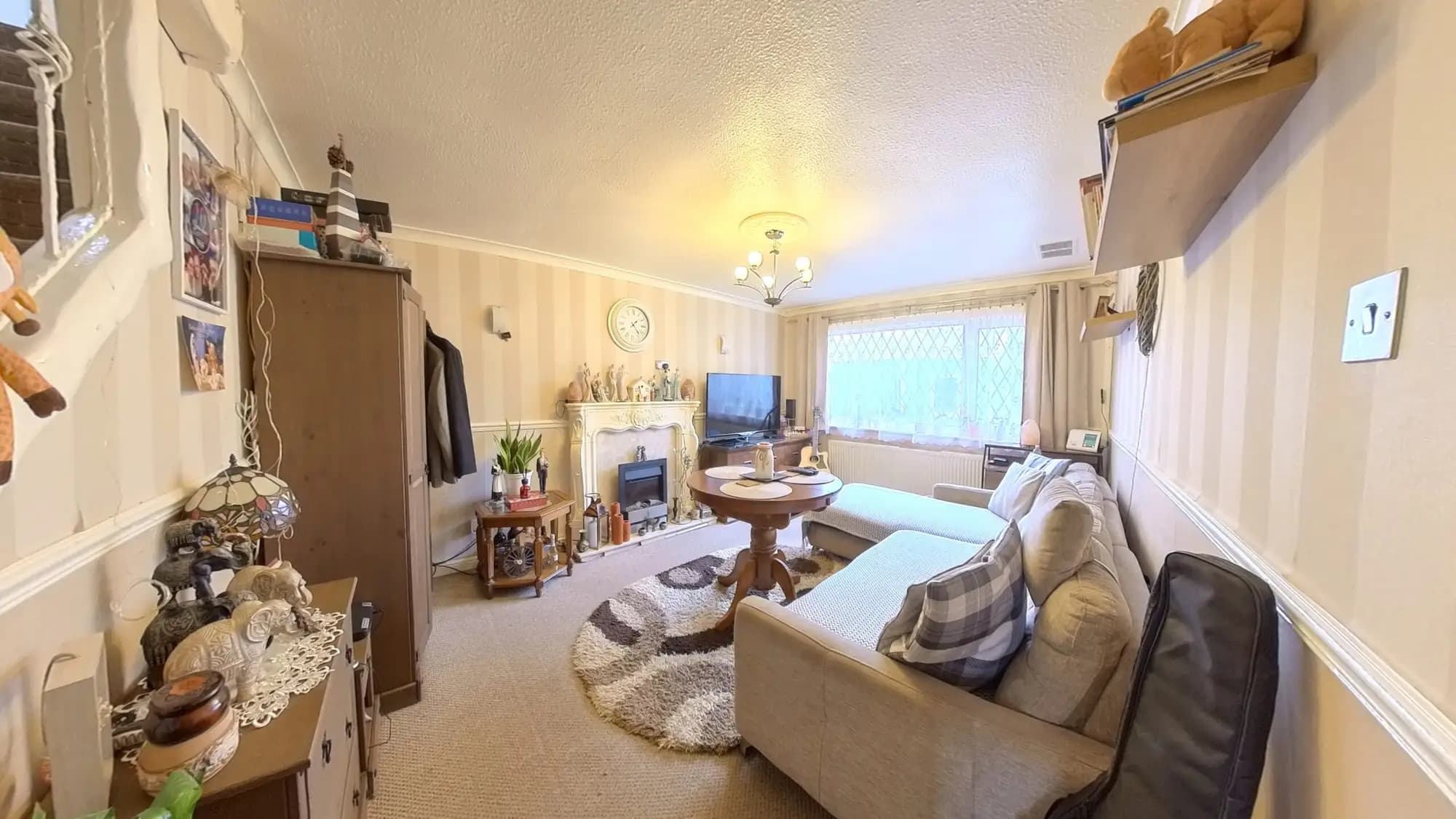 property photo 3 of 27