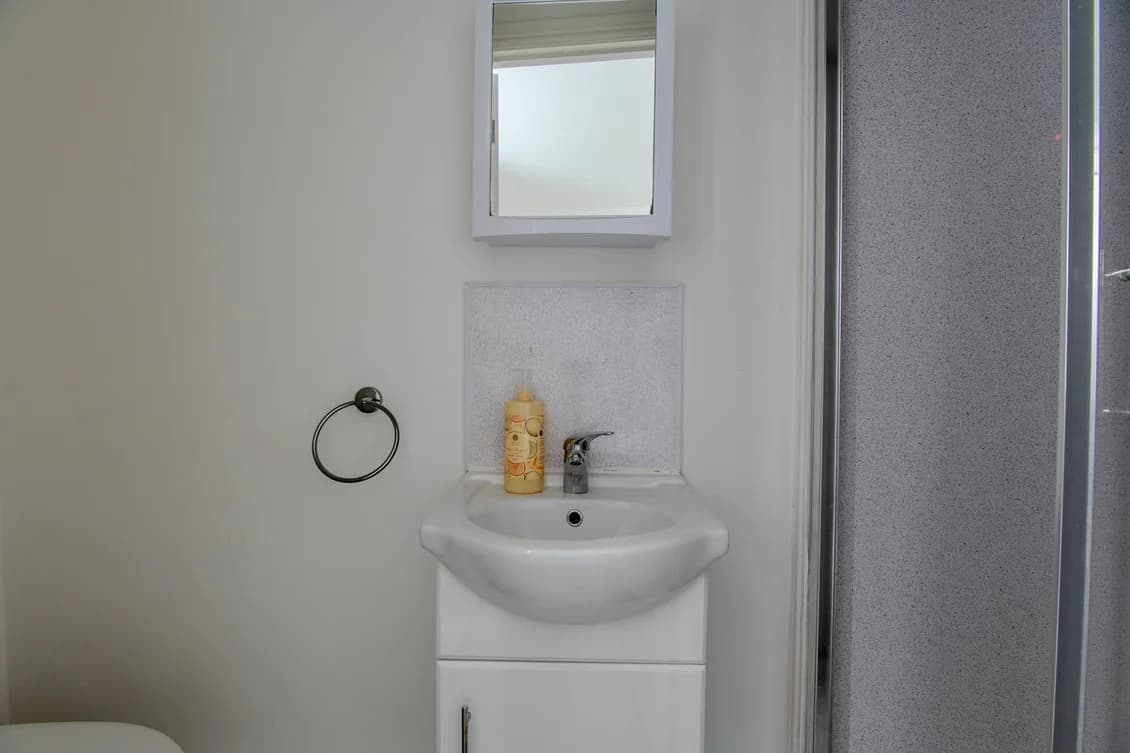 property photo 7 of 15