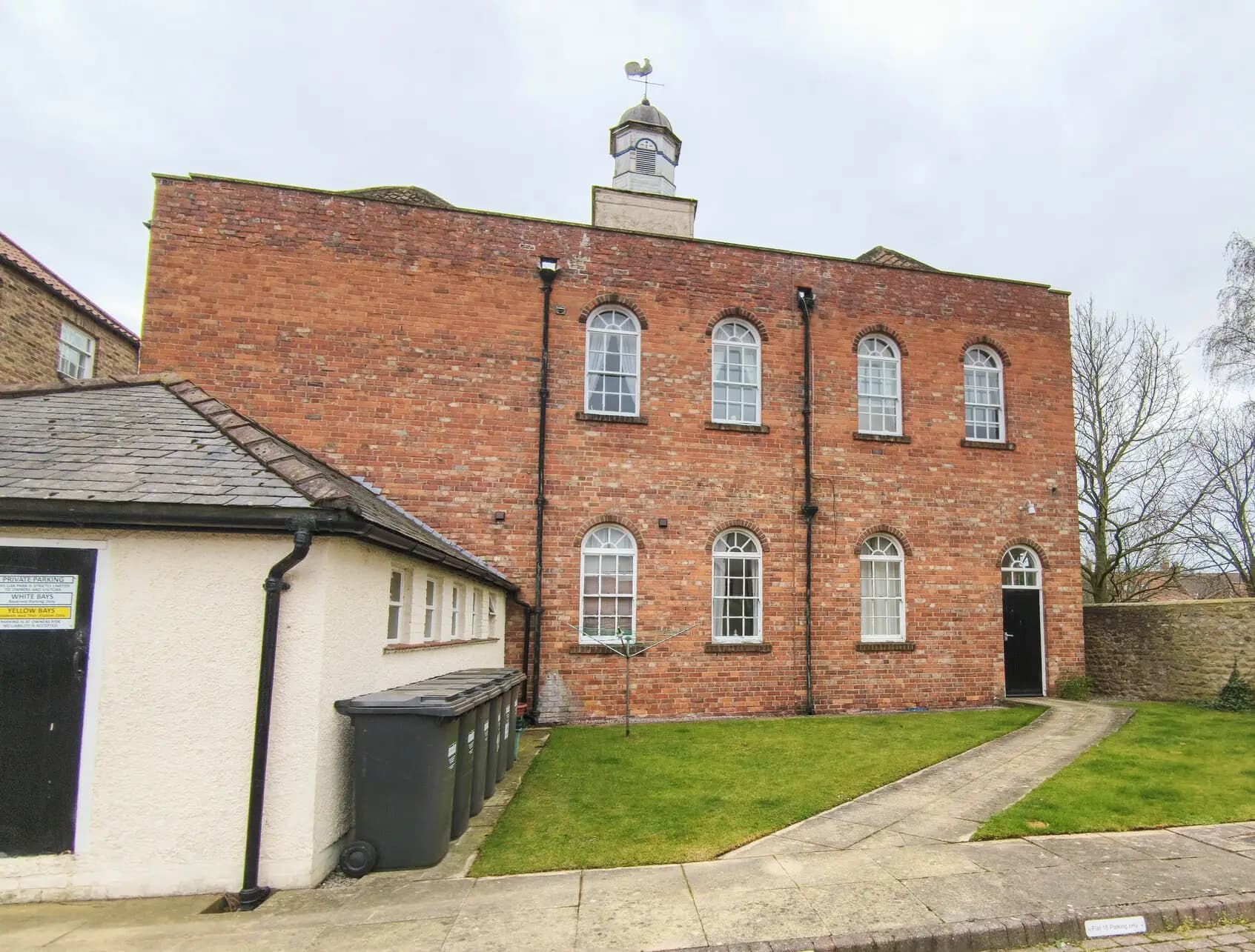 property photo 14 of 15