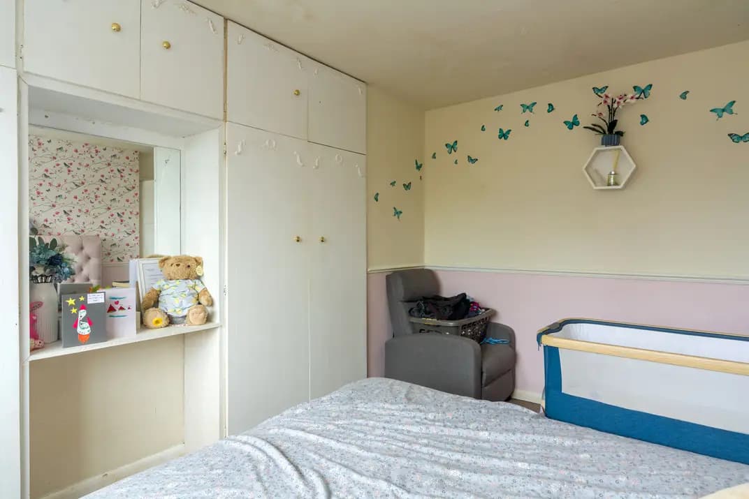 property photo 17 of 28