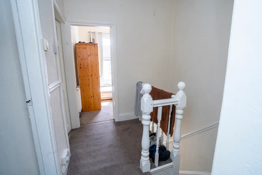 property photo 25 of 32