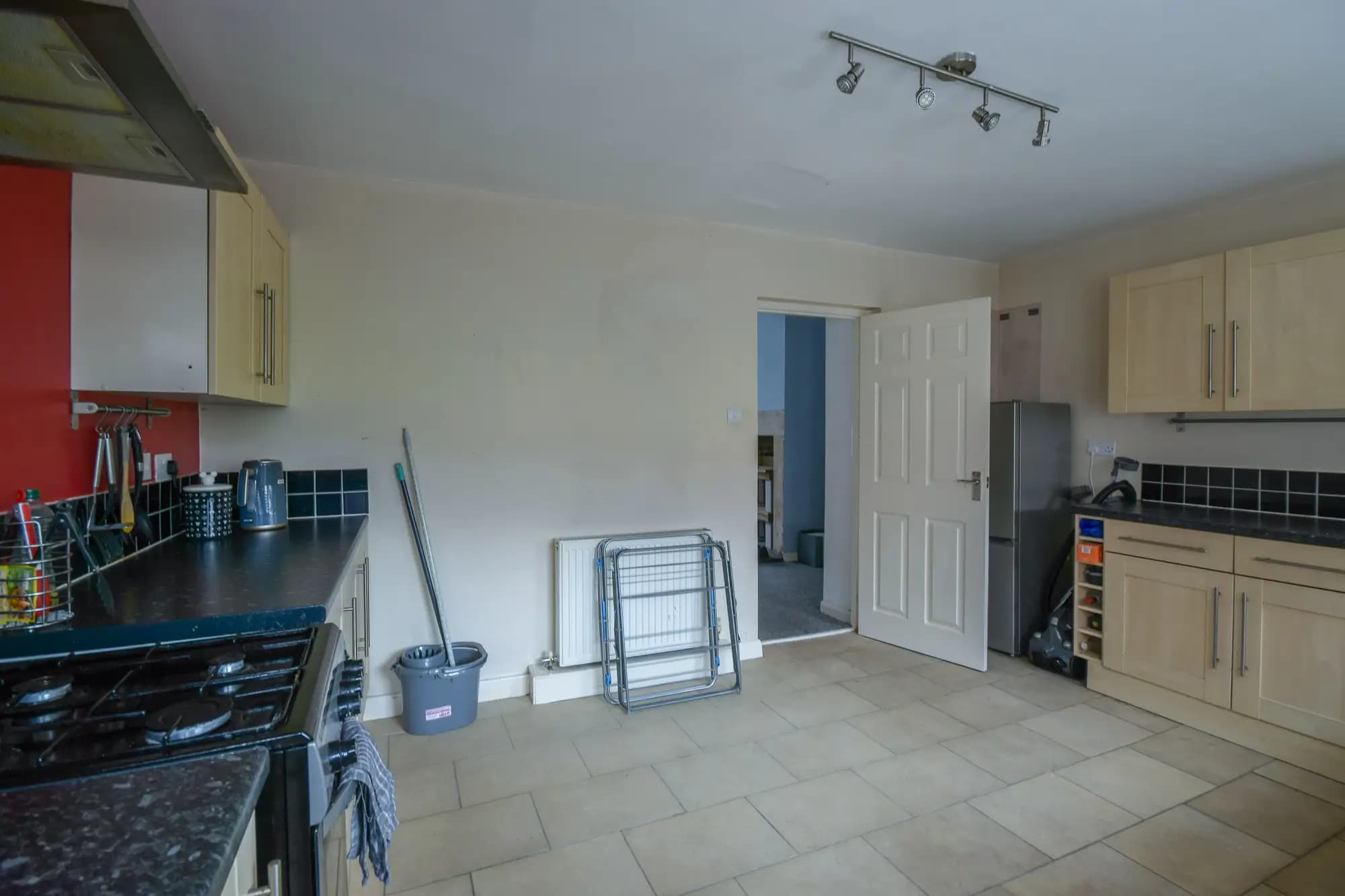 property photo 4 of 15