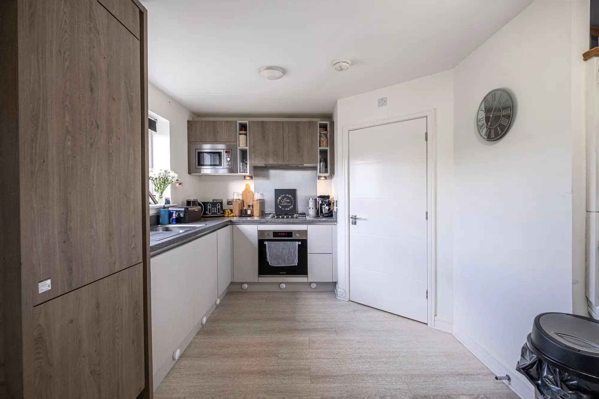 property photo 6 of 25