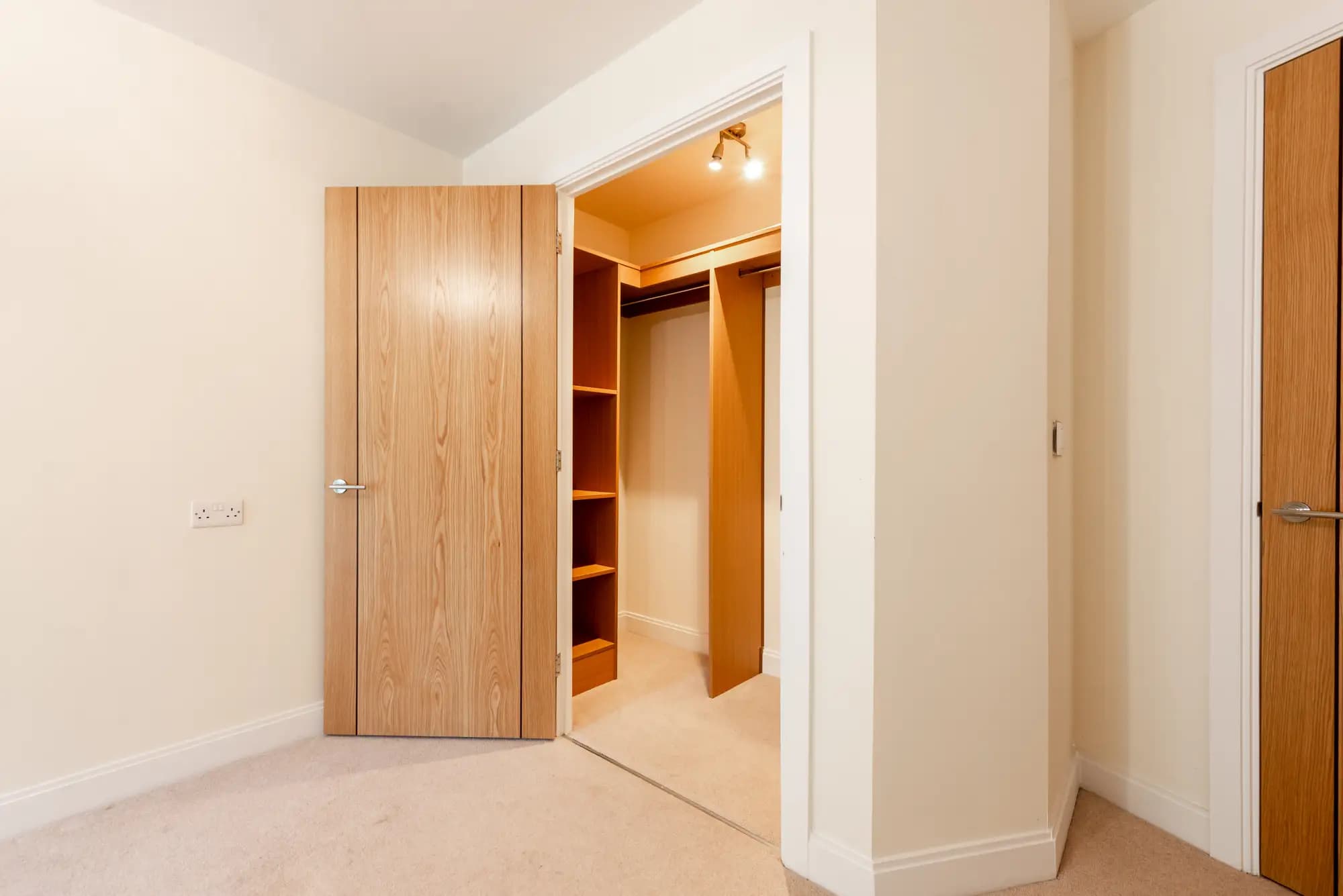 property photo 19 of 42