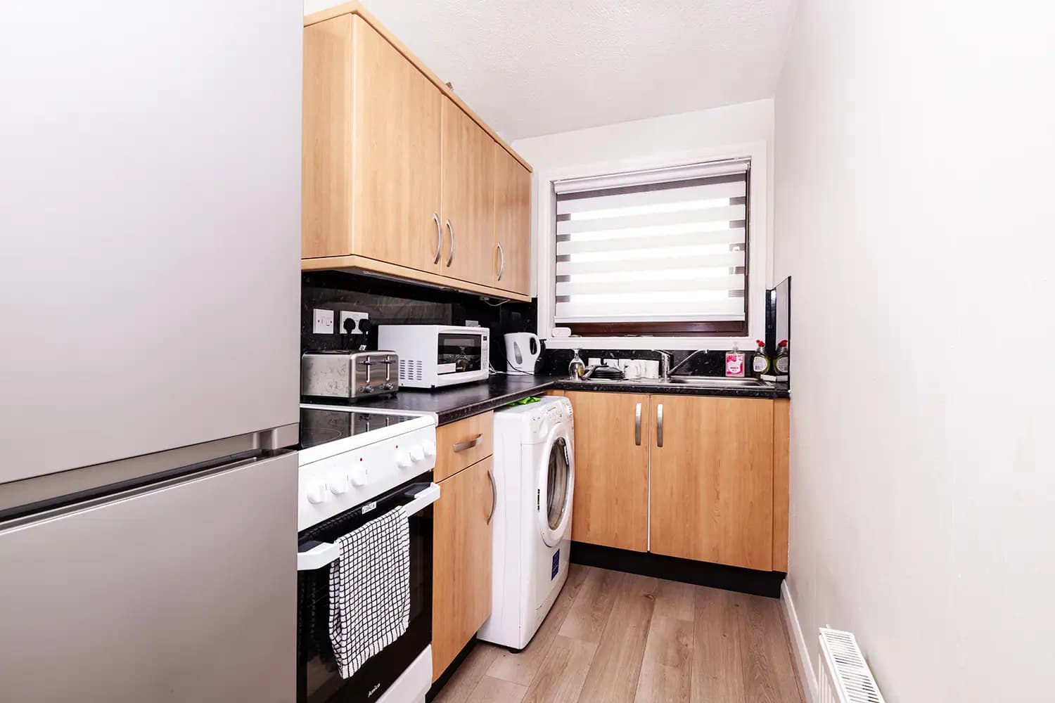 property photo 5 of 16