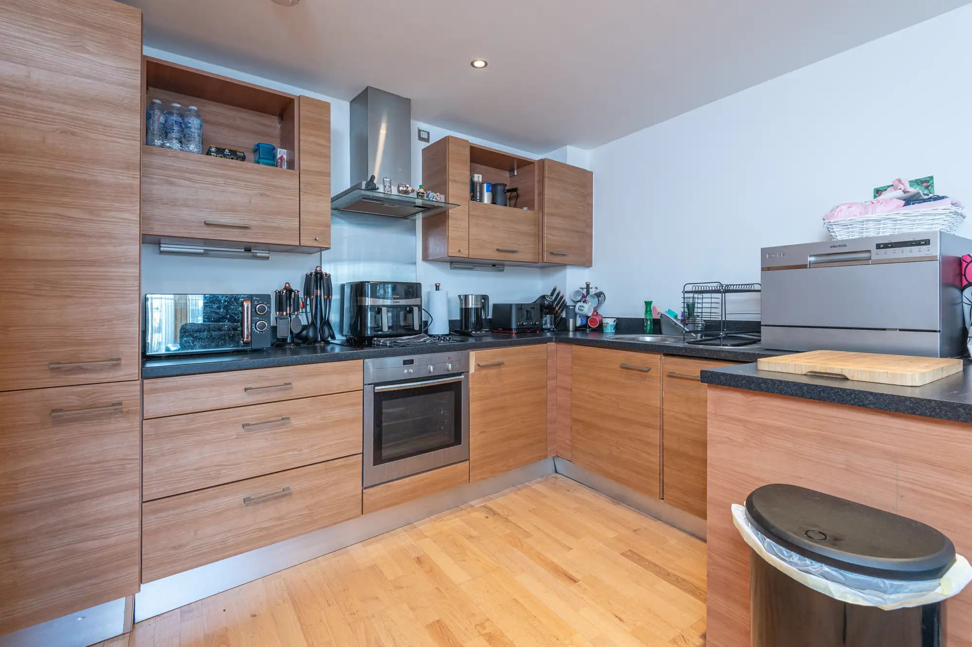 property photo 4 of 17