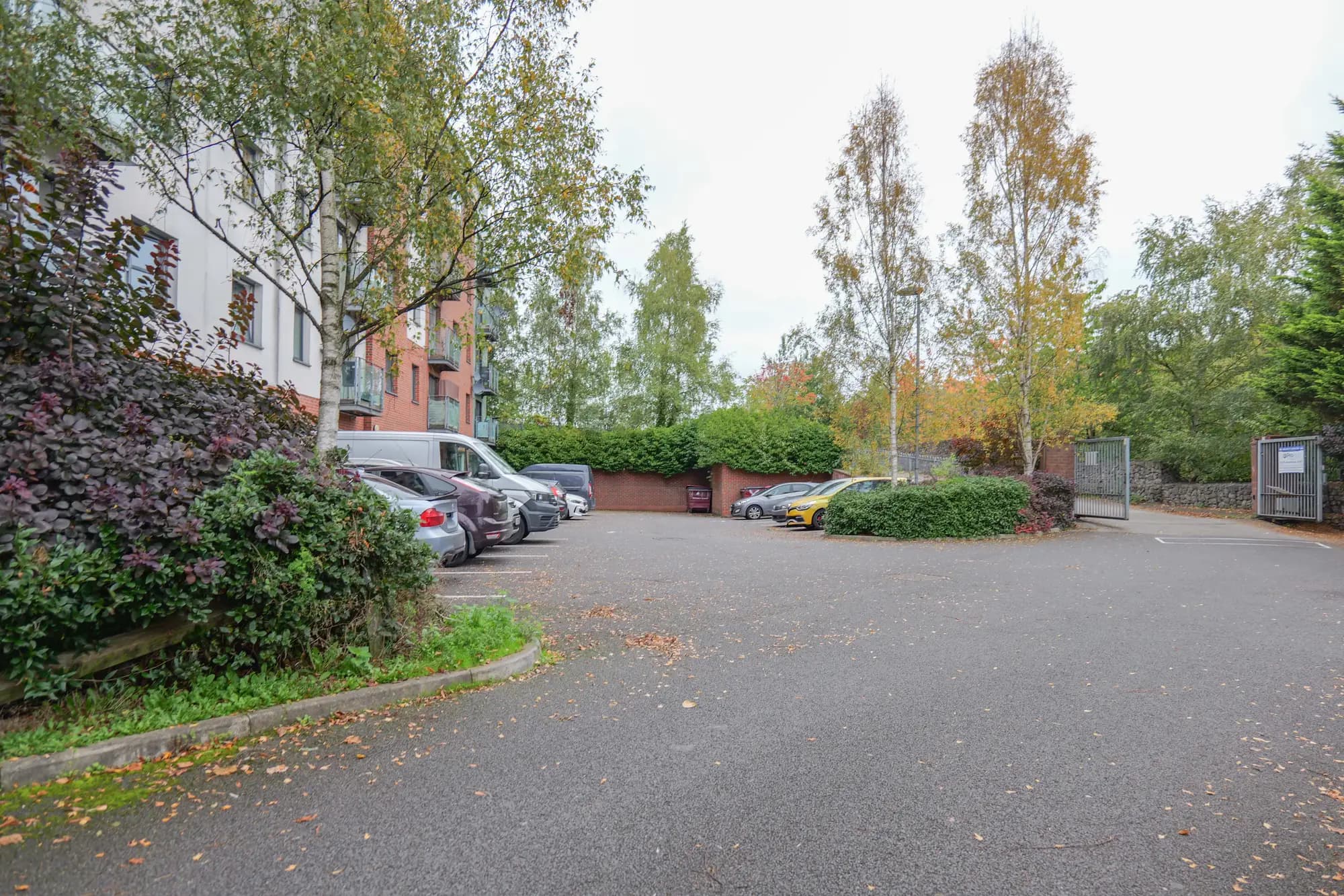 property photo 16 of 20