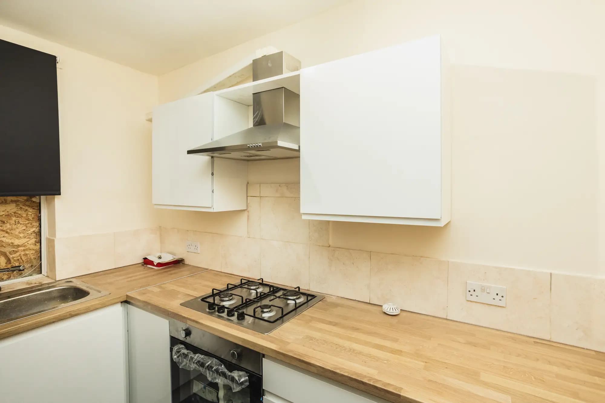 property photo 5 of 32