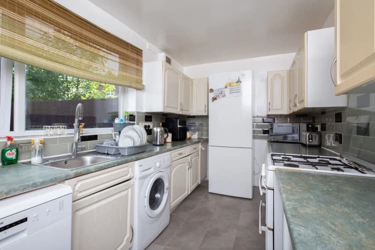 property photo 6 of 27