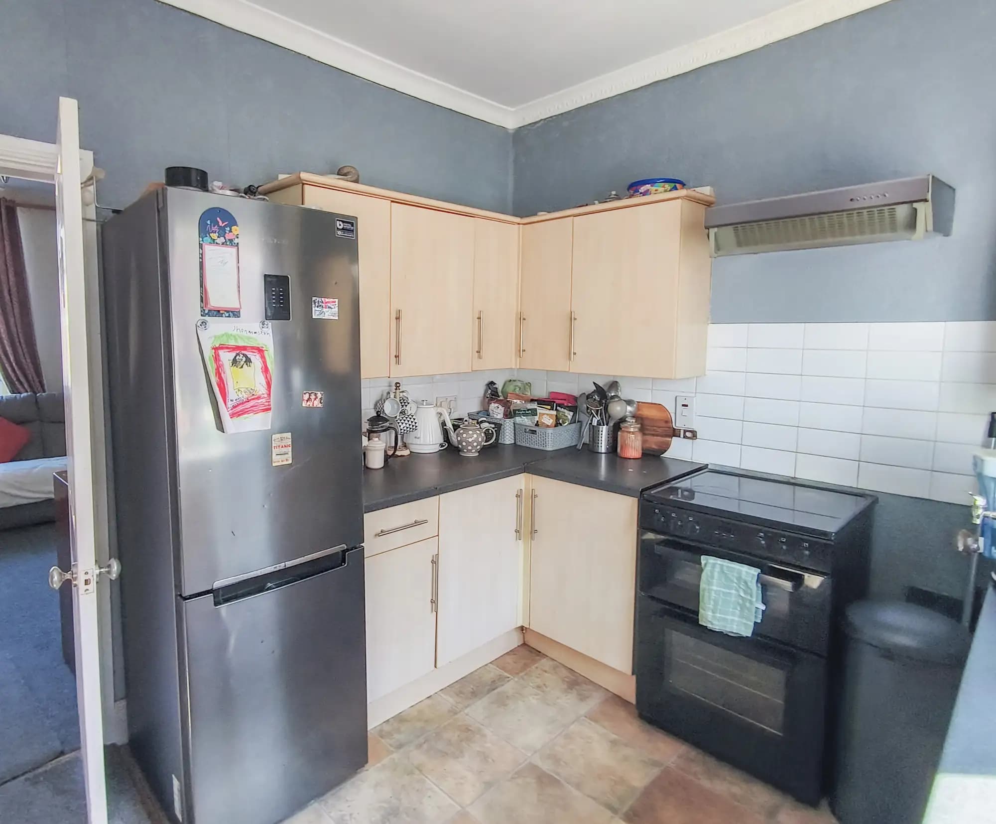 property photo 5 of 21