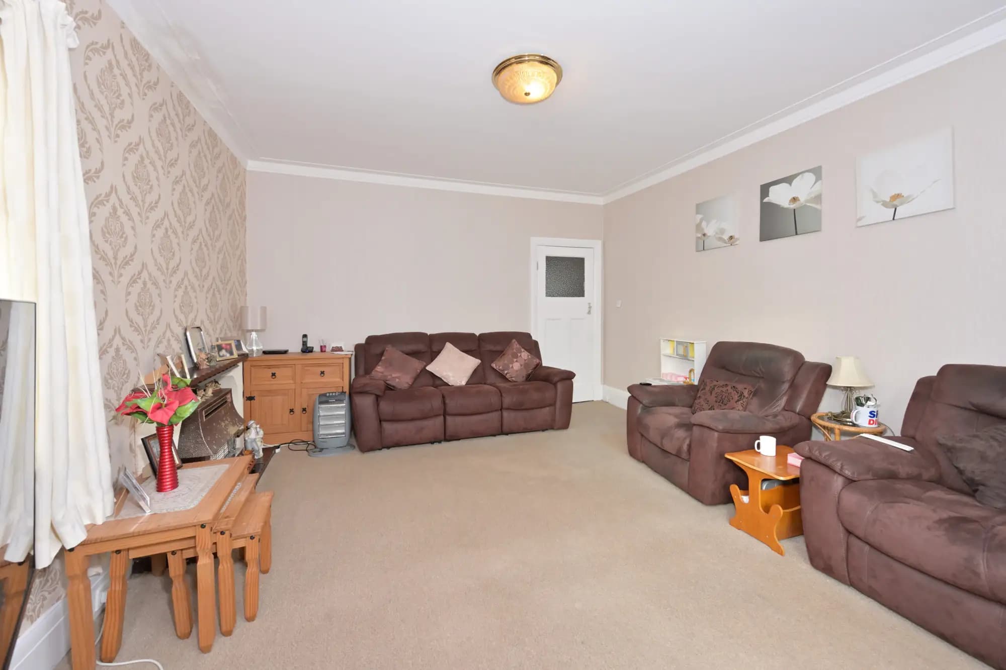 property photo 8 of 16