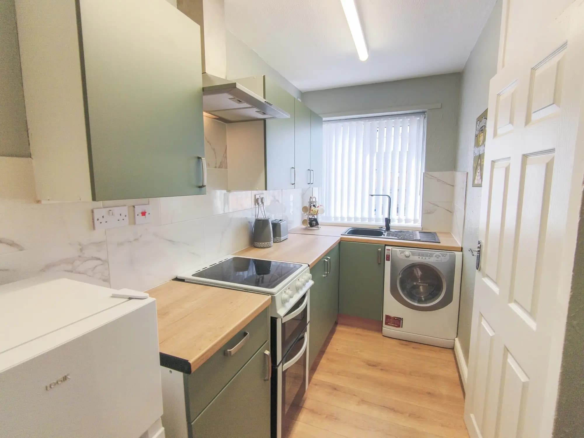 property photo 6 of 16