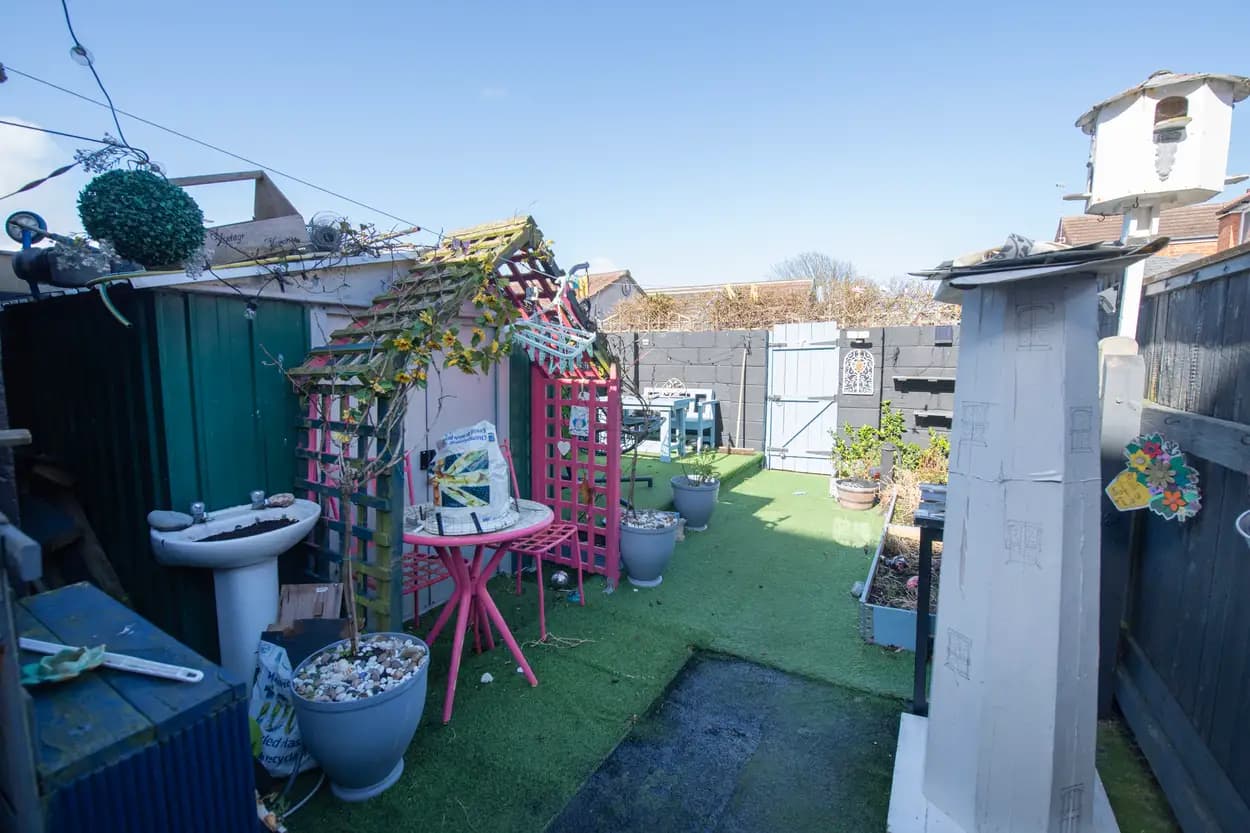 property photo 33 of 38