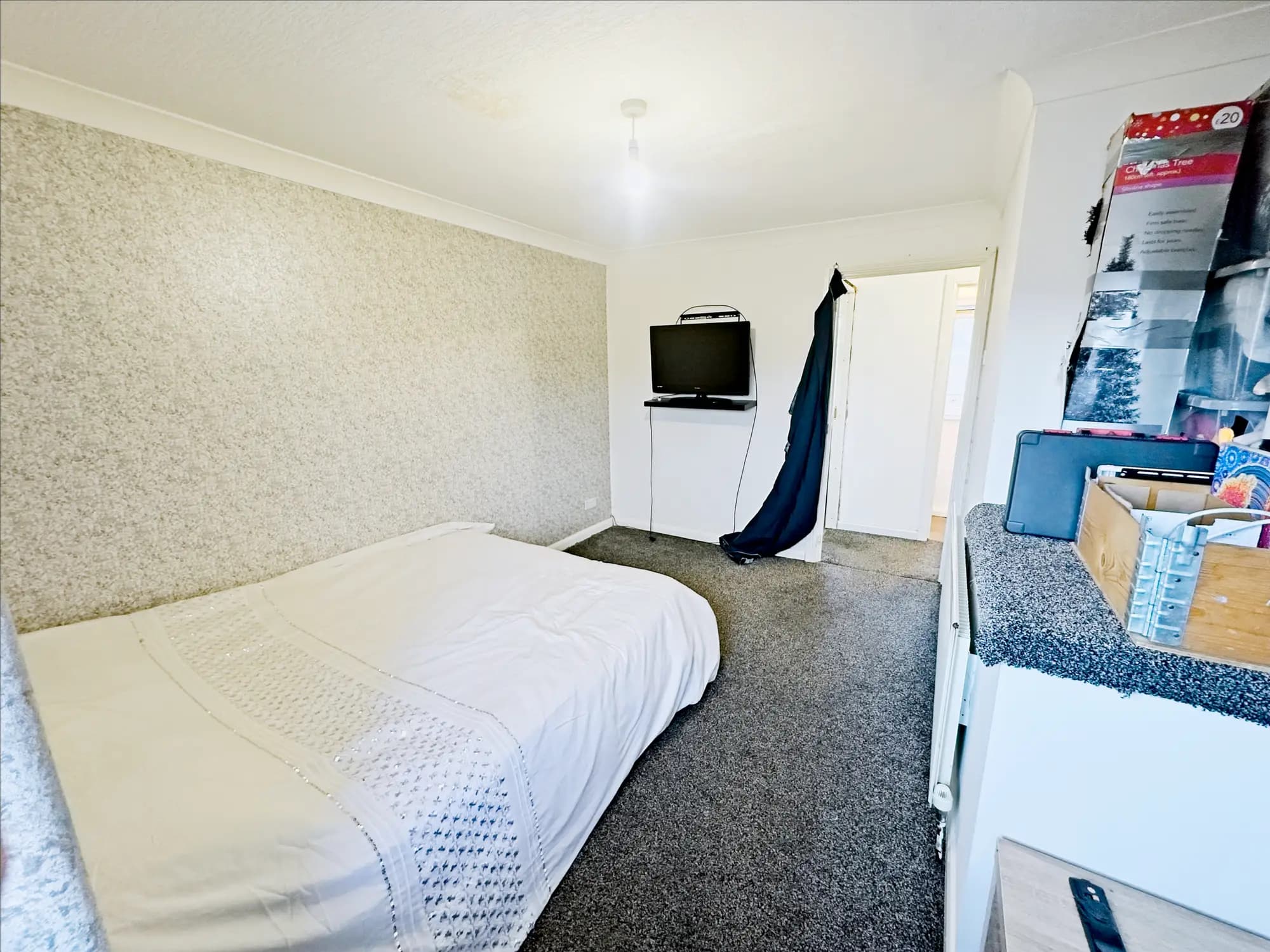 property photo 19 of 37