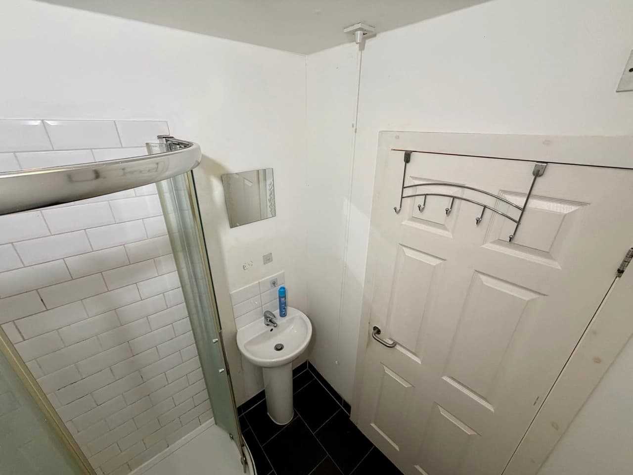 property photo 10 of 18