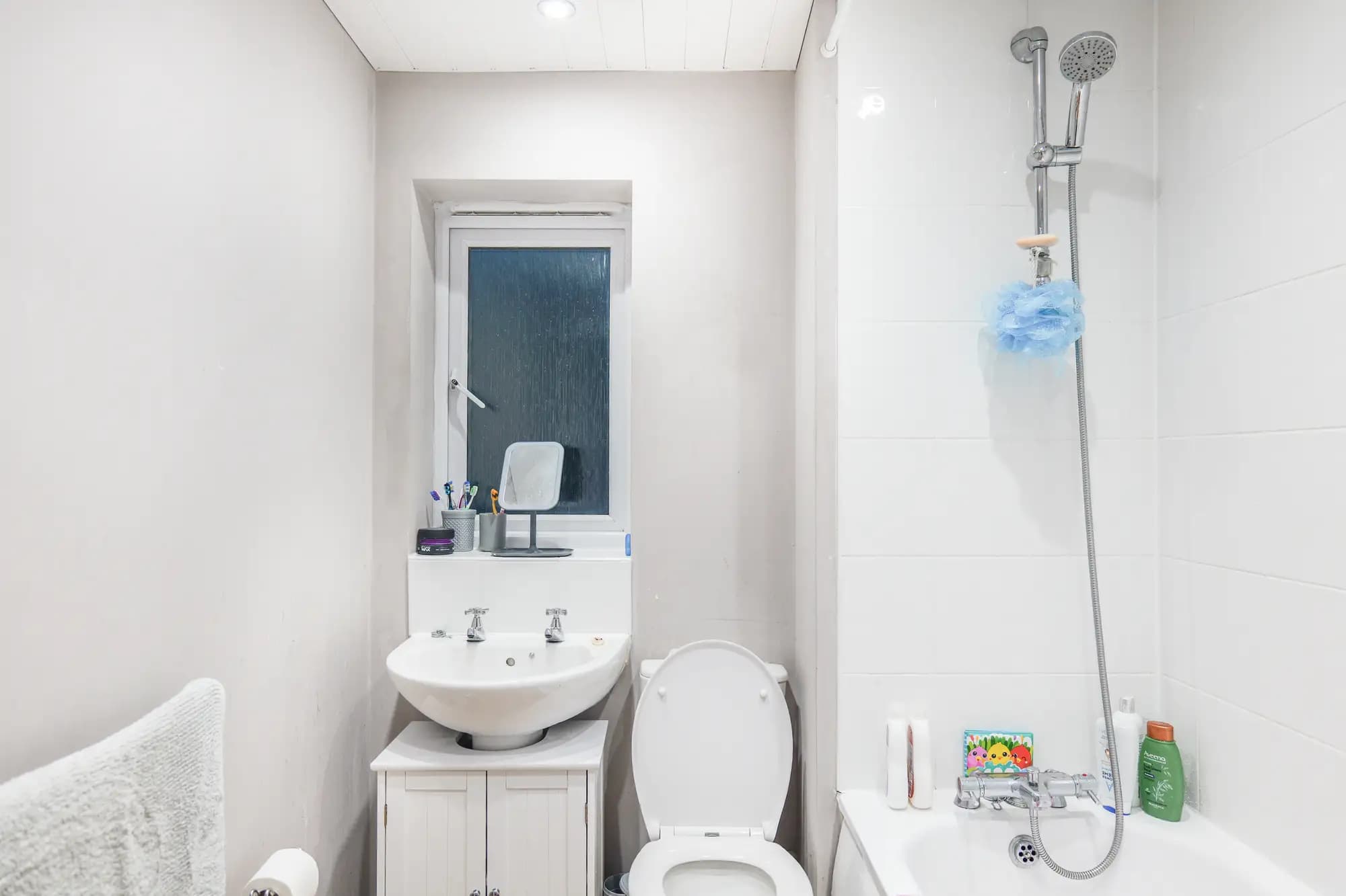 property photo 6 of 19