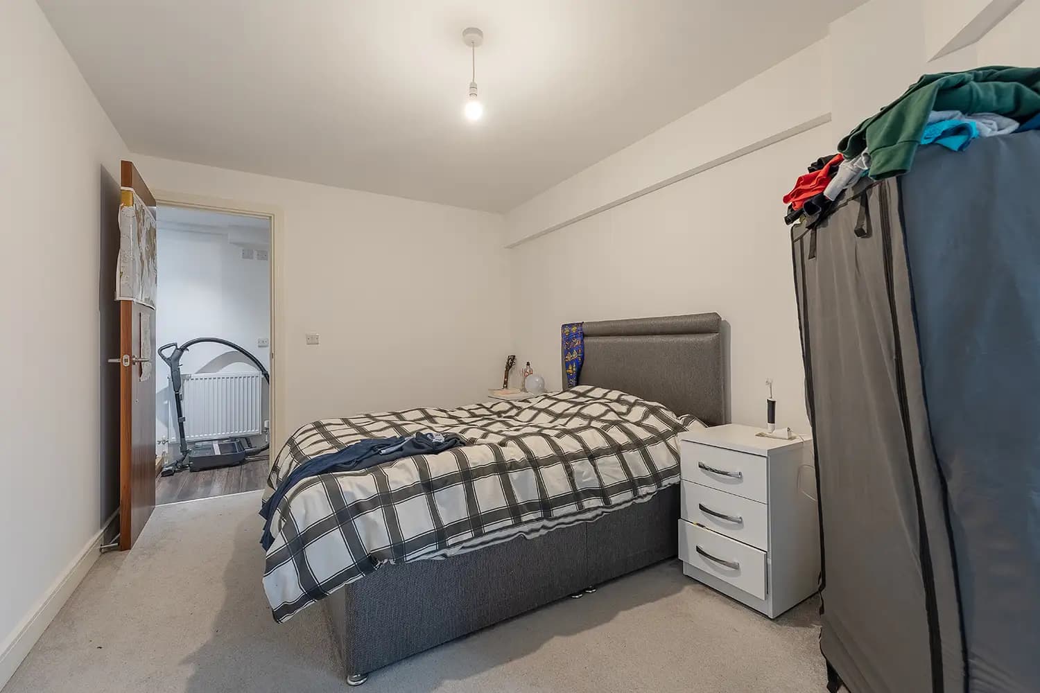 property photo 9 of 18