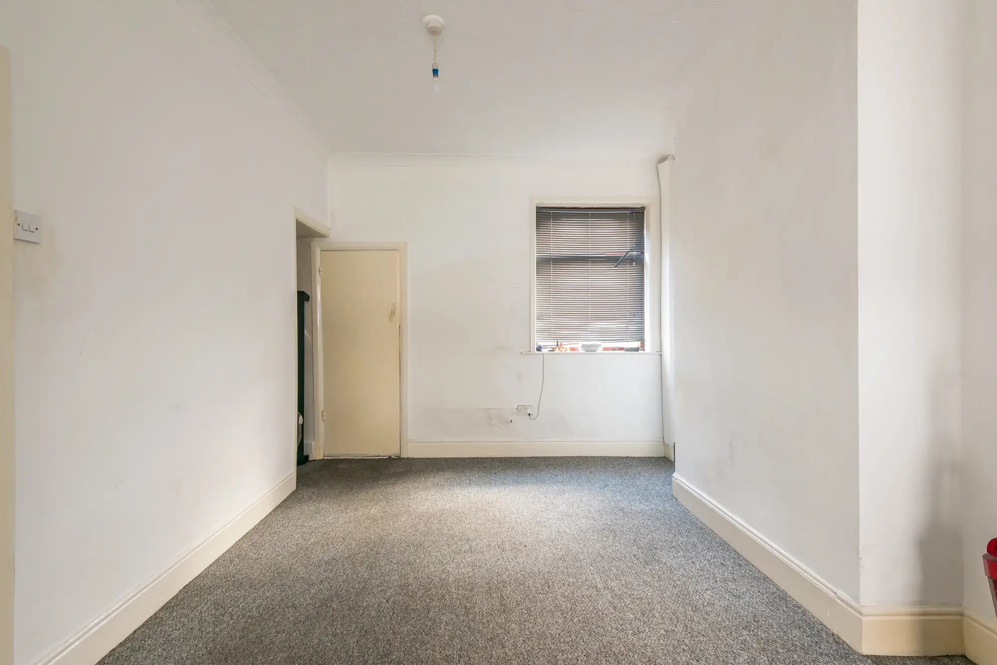 property photo 6 of 25