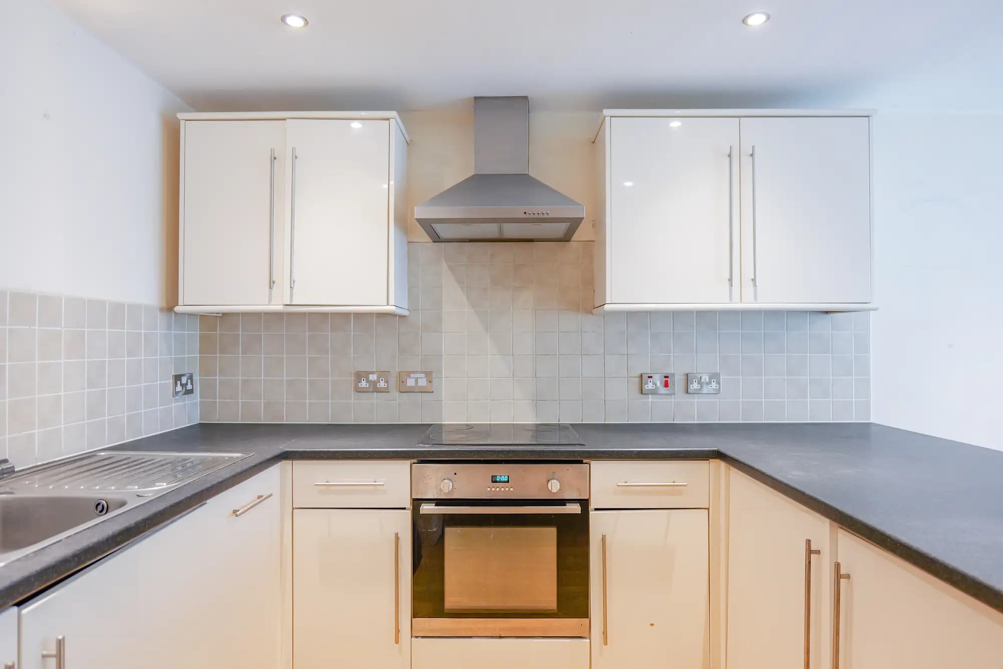 property photo 4 of 20