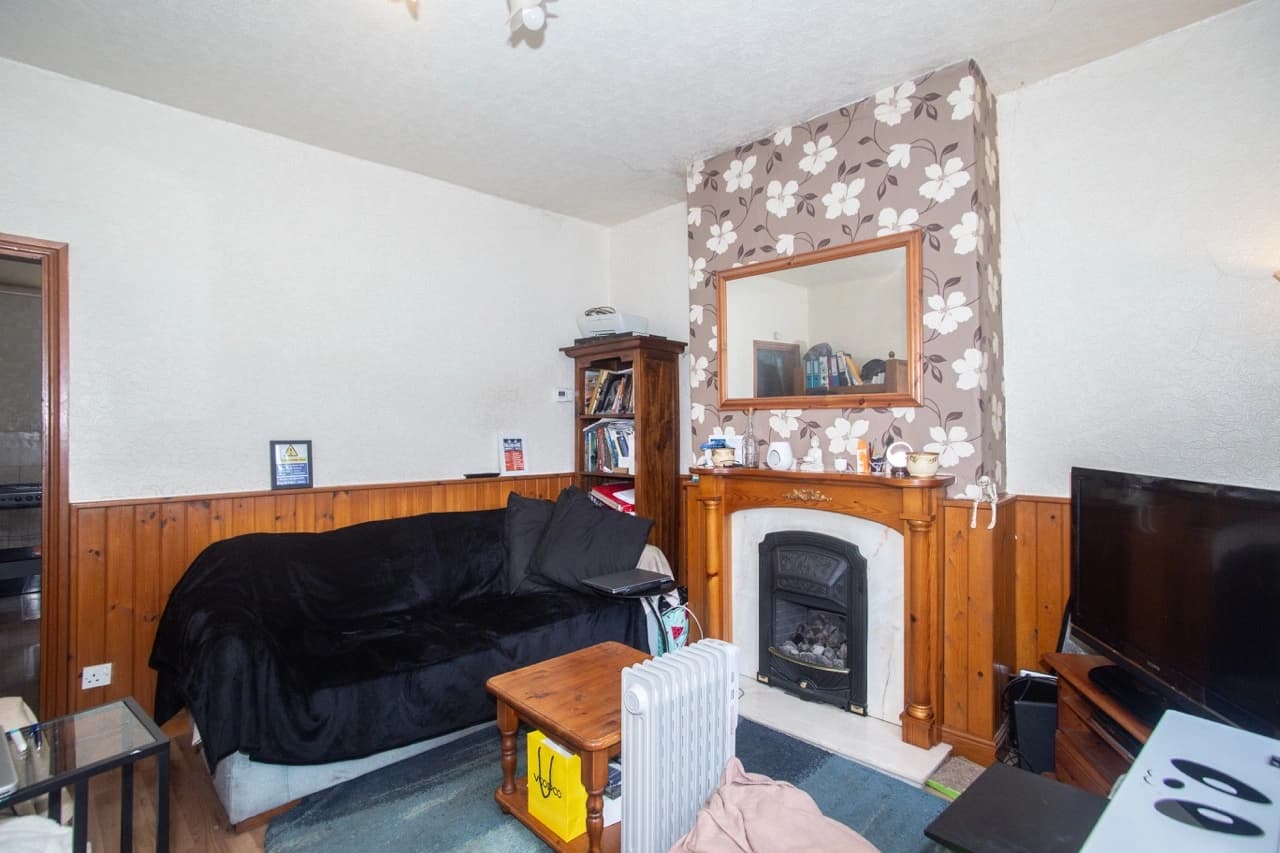 property photo 3 of 19